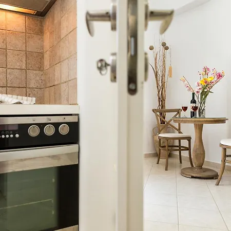 Panos Parikia Apartment *